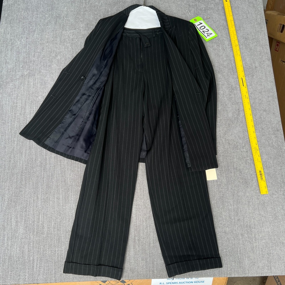 Bloomingdale's NOW 2-Piece Blazer & Pants Suit Set Womens 6 Black Pinstripe Wool
